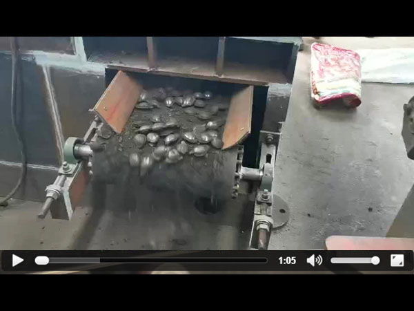 海綿鐵粉壓球機視頻
